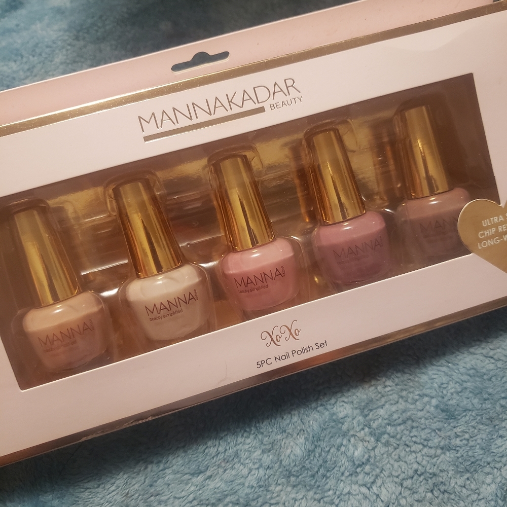 Manna Kadar 5pc nail polish set